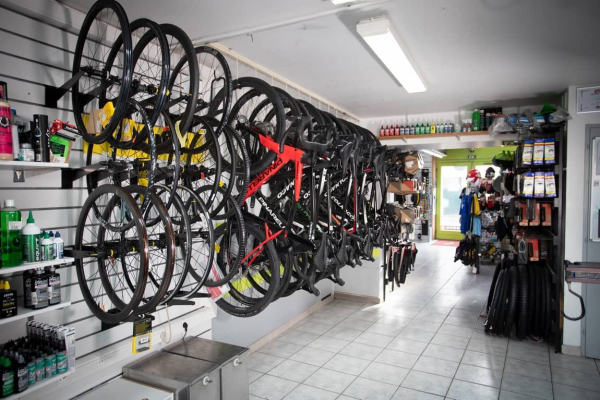 Huez Bike Hire bike store